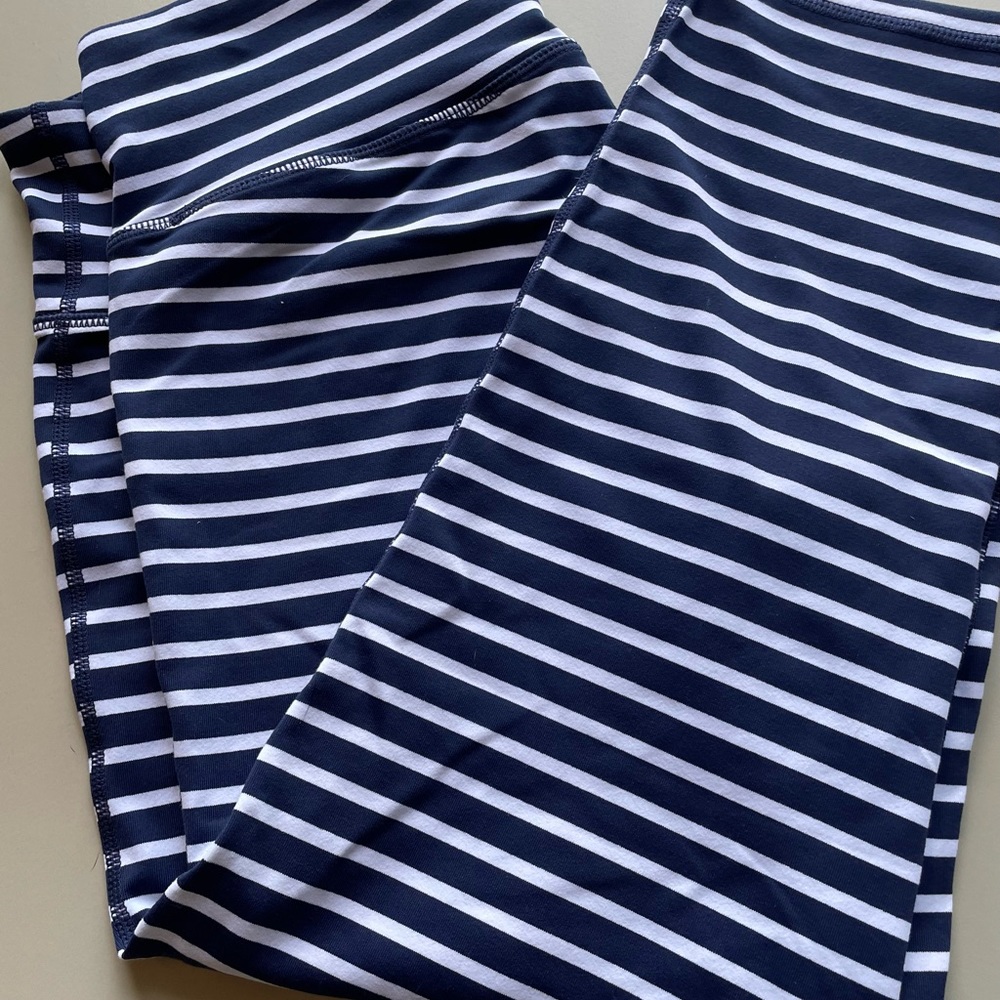 Athleta Chaturanga Navy & White Striped Capri Tights M-  NWOT